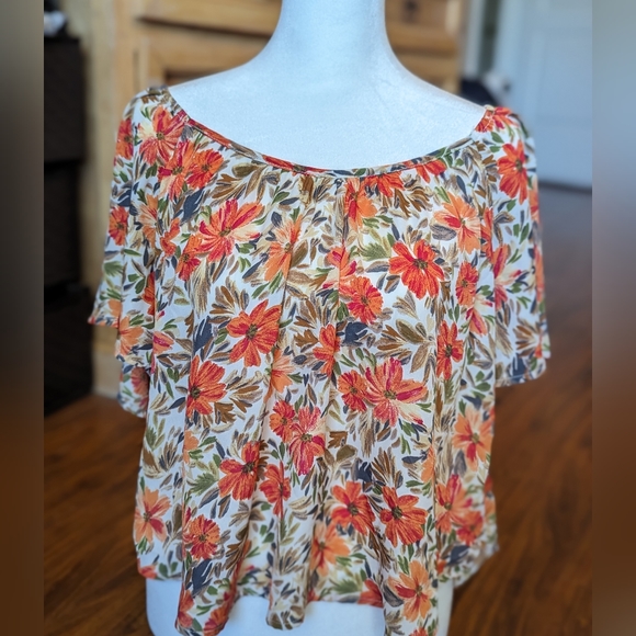 All in favor - off the shoulder, boutique flower blouse, size small - Picture 1 of 2
